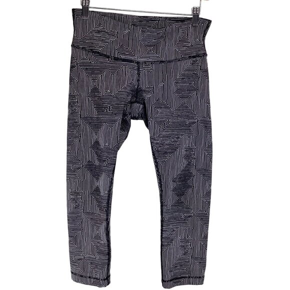 lululemon athletica Pants - Lululemon Leggings Size 6 Wunder Under Crop Maze Jacquard Black & White Geometri